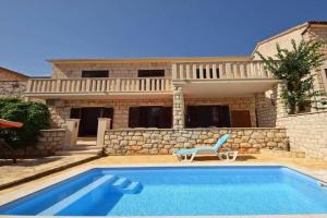 Holiday Apartement Marija with private pool, Supetar