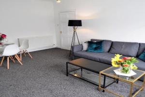 Penilee Upper Apartment, Paisley