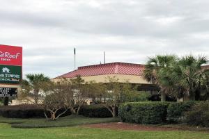 HomeTowne Studios by Red Roof, Augusta