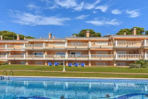Poolbeach V by Aguilarent Apartments, Moraira