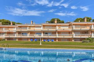 Poolbeach VI by Aguilarent Apartments, Moraira