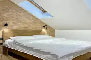 ApartPoltava NOVA eksklyuzivna mansarda z vihodom na dah v TsENTRI mista, Poltava