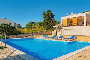 Awesome Home In With Wifi Guest house, Zaboric