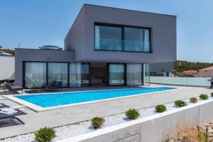 2 Bedroom Stunning Home In, Sibenik