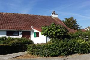 Villa 6 pers with warm swimming pool access, De Haan