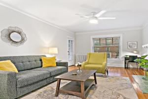 Indulging 2BR Apartment in Festive Boystown - Buckingham 1, Chicago