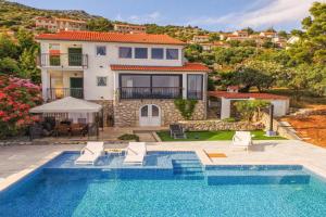 Nice Home In With Wifi Guest house, Zavala