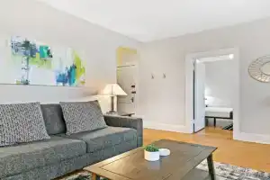Comfy 2BR Apartment near Wrigley Field - Grace 3, Chicago