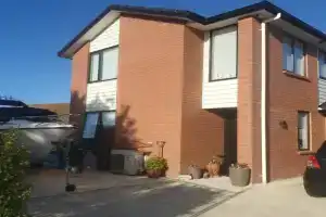 Bed n breakfast on pear tree lane Guest house, Hamilton
