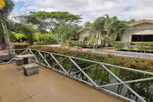 Long Lake Resort, Sri Racha