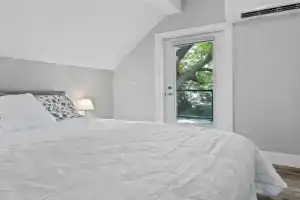 ENTIRE 1 BEDROOM APARTMENT ACROSS FROM GOOGLE - br5, Kitchener