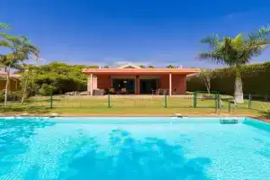 Maspalomas Golf Villa Private Heated Pool-no stairs, Maspalomas