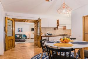 Garden Hideout - Central Apartment, Brasov