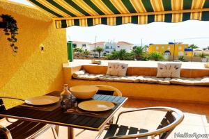 Sunny Place Playa Arena by HelloApartments, Puerto de Santiago