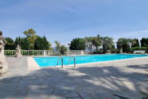 Paradiso Al Mare shared pool - Happy Rentals Apartments, Imperia