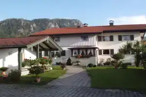 Haus Schmauß - Chiemgau Karte Apartments, Inzell