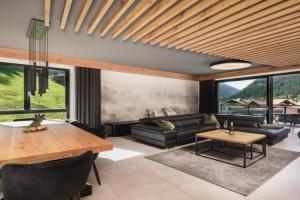 Atemberaubendes und charismatisches Luxus-Apartment in der Residenz Silvretta, See