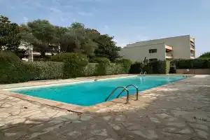 Magnifique Studio dans résidence avec Piscine, Antibes