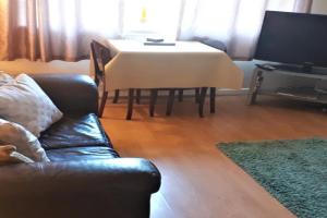 Semi Rural House - Stay 3 - Pet - Parking - Garden, Chester