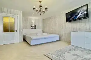 ApartPoltava Smak Italiyi u samomu tsentri Poltavi , bilosnizhna studiya v novobudovi, bankivskiy chek, Poltava