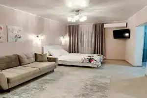 1 kk lyuks loft studiya Apartments, Mykolaiv