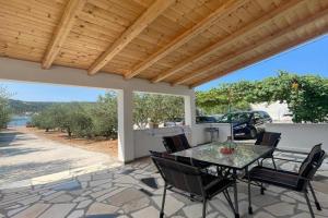 Beachfront Holiday House Melissa, Vinisce