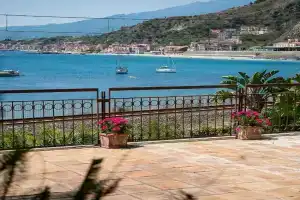 Taormina Mare Apartment, Taormina
