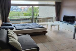 Studio Astrid at 100 meter from sea with Parking place, Bredene