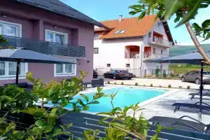 Premier House by RD Group, Korenica