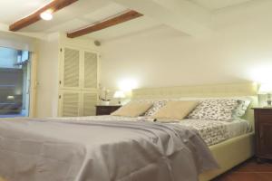 Cesare Battisti Apartment, Bologna