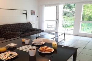 La Poterie - Appartement avec balcon et parking privé Apartments, Quimper