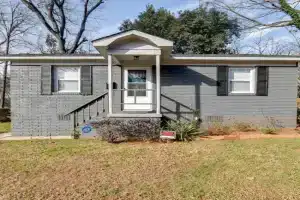 Renovated Bungalow - 3 Mi to Downtown! Guest house, Charlotte