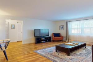 Beautiful, Homey 1BR Close to Longwood Medical Apartments, Brookline