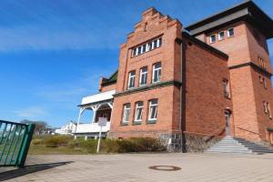 Seelotsenstation mit Hafenblick by Unsere Urlaubszeit Apartments, Sassnitz