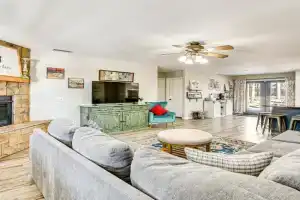 1 Mi to NAU High-Country Home with Gorgeous Views! Guest house, Flagstaff