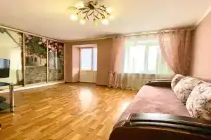 ApartPoltava TsENTR Poltavi, Prostora ta zruchna bilya PUET, 2-OKREMI KIMNATI, zvitna dokumentatsiya dlya vidryadzhennya, Poltava