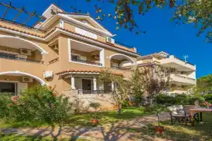 Mavra Elegant Apartments, Laganas