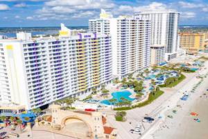 Beachfront Bliss at Ocean Walk Resort - Unit 1701, Daytona Beach