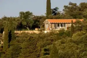 Natur-Steinhaus mit Meerblick: hell, ruhig, exklusiv, strandnah Guest house, Liapades