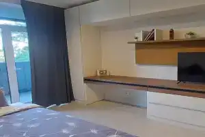 Chudova, stilna studiya bilya VDNG Apartments, Kiev