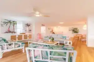 The Coconut Crib- Waterfront Burleigh Beach Apartments, Gold Coast