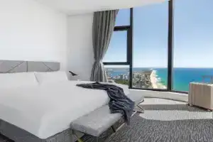 Meriton Suites Surfers Paradise, Gold Coast