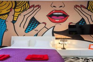 POP ART flat near Opera-Self Check-in & NETFLIX Apartments, Lvov