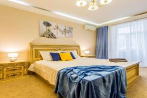 2k na Baseyniy, TRTs Gulliver Apartments, Kiev