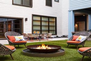 Sentral East at 1630 E Sixth Hotel, Austin