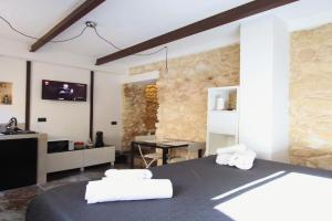 élite room, Noto