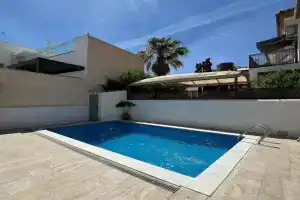 Alquibla relax y armonía con piscina junto a restaurantes y supermercados Apartments, Granada