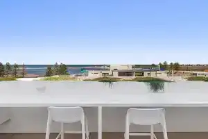 Luxury 5-floor Unit with Ocean Views near Beach Apartments, Caloundra