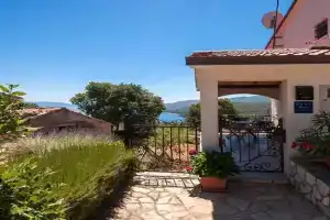 Peaceful apartment with beautiful sea view, Labin