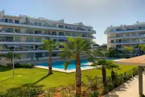 Apartamento playa y club náutico a 150m, Denia